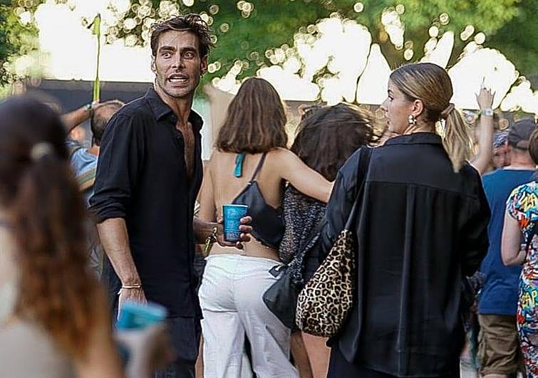 Jon Kortajarena Disfruta Con Su Hermana Del BBK Live El Correo jon-kortajarena-disfruta-con-su-hermana-del-bbk-live-el-correo